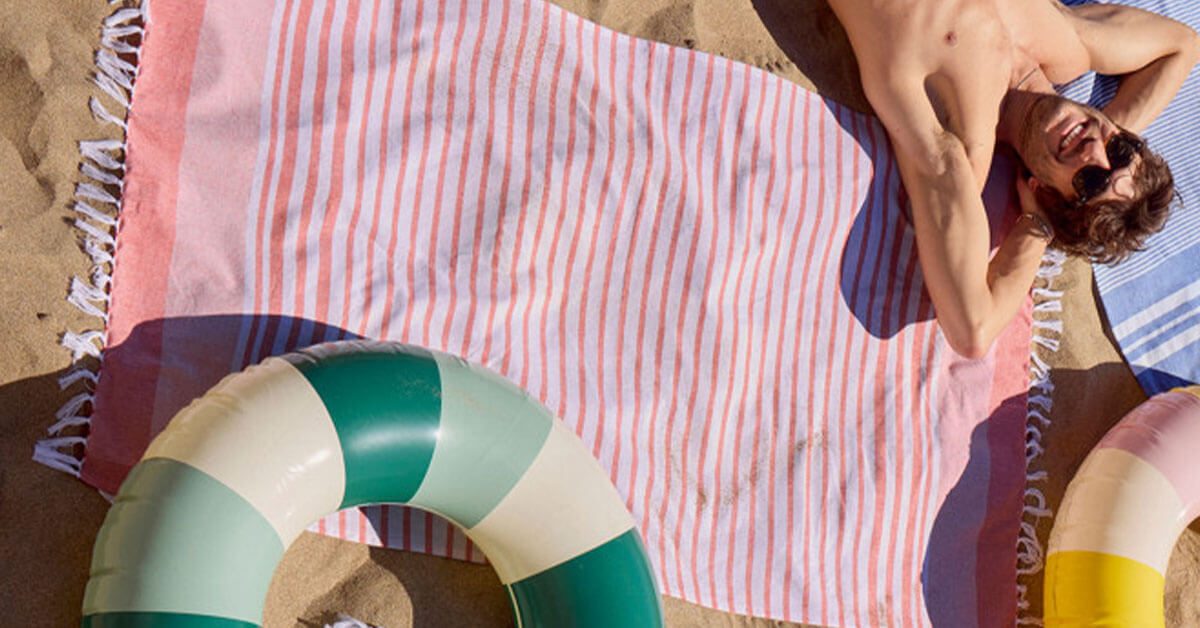 fouta l'accessoire de voyage à ne pas manquer en 2025